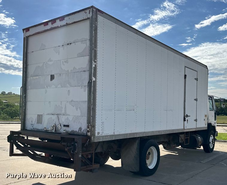image for item EJ6850 1994 Ford CF7000 box truck