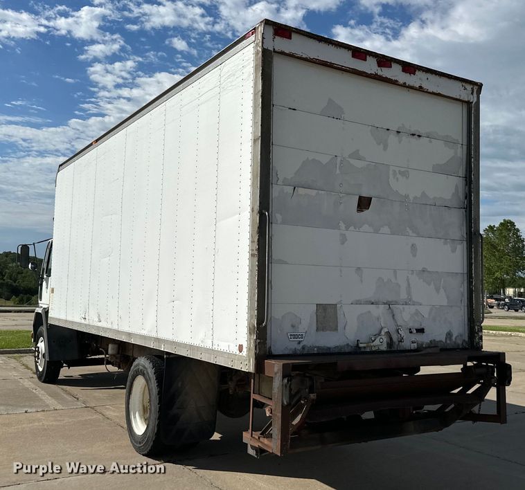 image for item EJ6850 1994 Ford CF7000 box truck