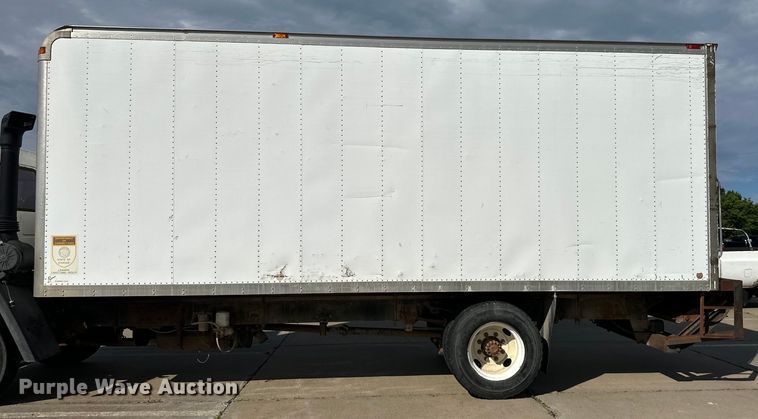 image for item EJ6850 1994 Ford CF7000 box truck