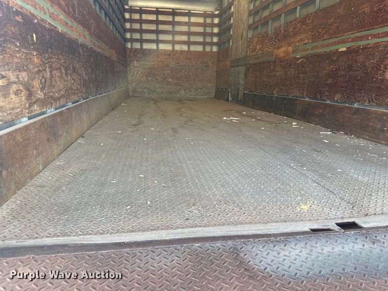 image for item EJ6850 1994 Ford CF7000 box truck