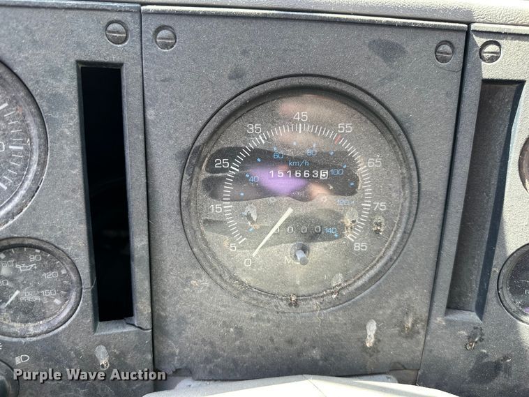 image for item EJ6850 1994 Ford CF7000 box truck