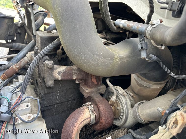 image for item EJ6850 1994 Ford CF7000 box truck