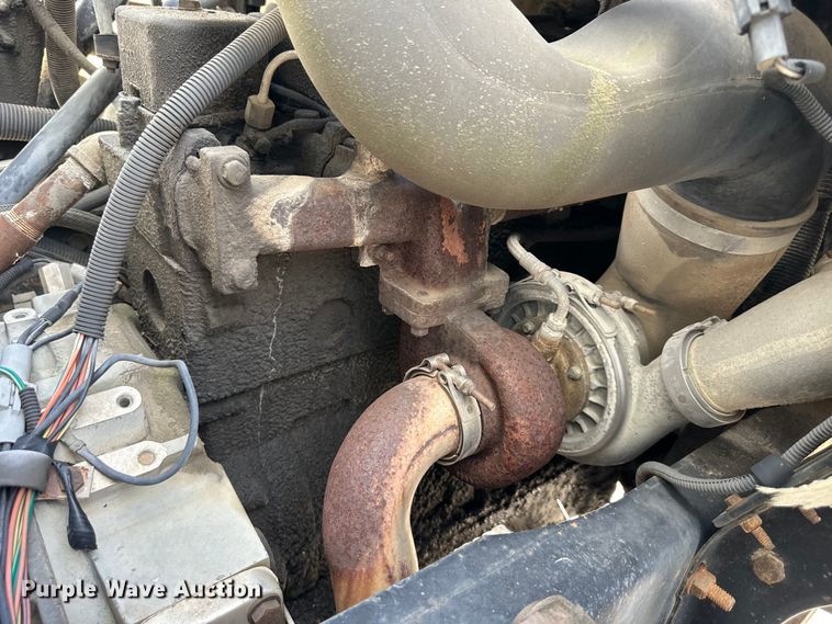 image for item EJ6850 1994 Ford CF7000 box truck