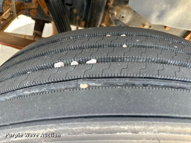 image for item EJ6850 1994 Ford CF7000 box truck