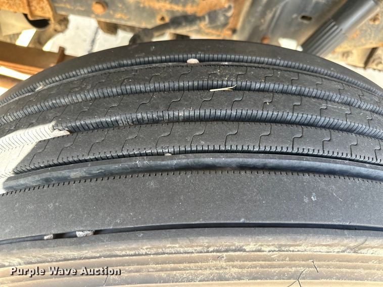 image for item EJ6850 1994 Ford CF7000 box truck