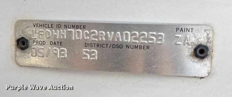 image for item EJ6850 1994 Ford CF7000 box truck