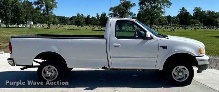 image for item EJ6864 2001 Ford F150 pickup truck
