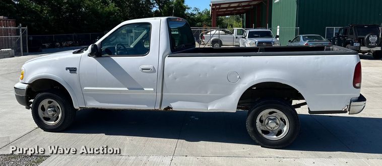 image for item EJ6864 2001 Ford F150 pickup truck
