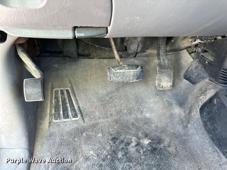 image for item EJ6864 2001 Ford F150 pickup truck