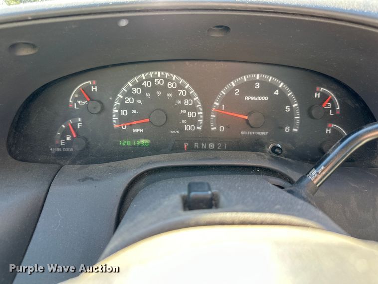 image for item EJ6864 2001 Ford F150 pickup truck