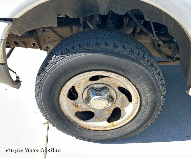 image for item EJ6864 2001 Ford F150 pickup truck