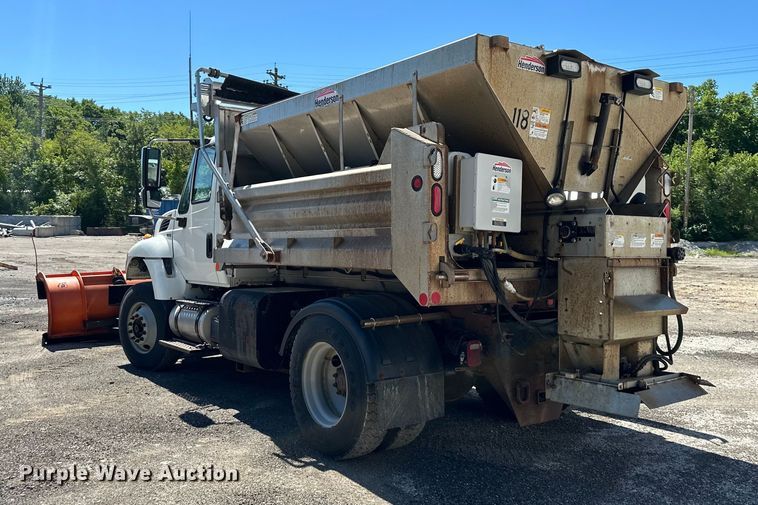 image for item EJ6868 2015 International  7300 dump truck