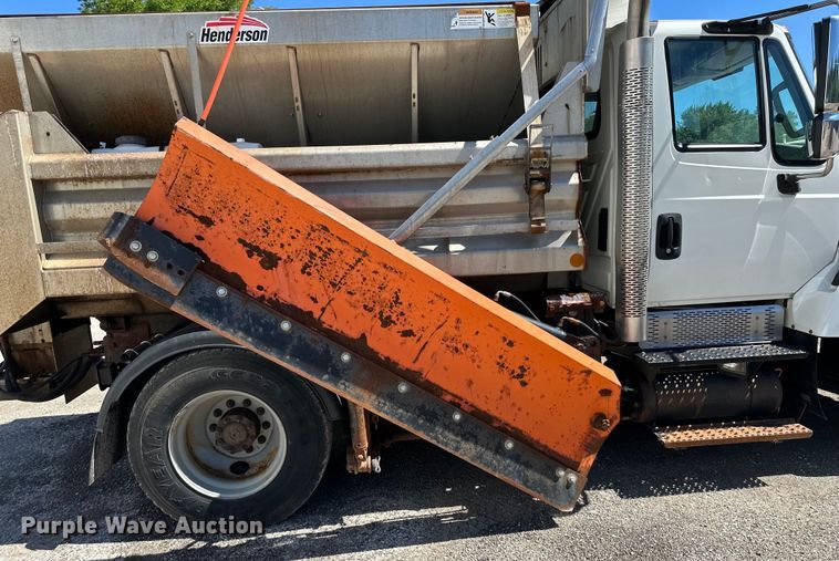 image for item EJ6868 2015 International  7300 dump truck