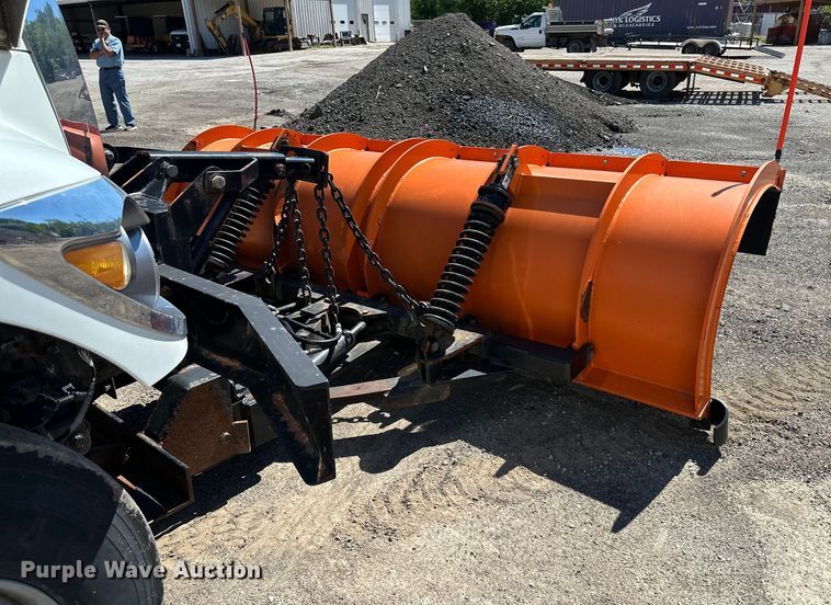 image for item EJ6868 2015 International  7300 dump truck