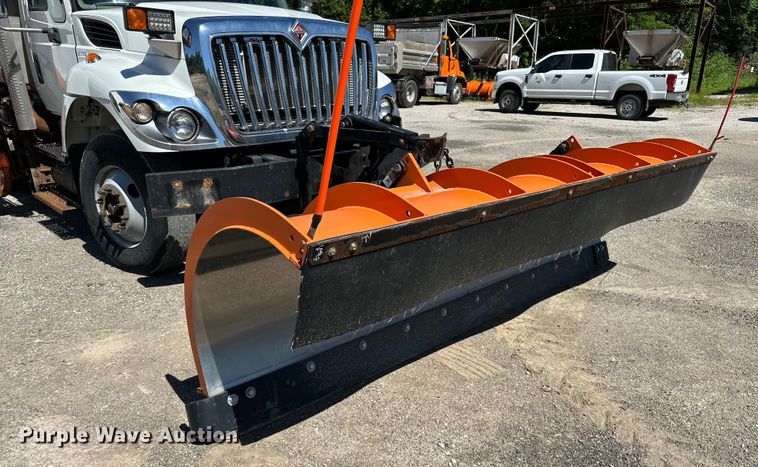 image for item EJ6868 2015 International  7300 dump truck