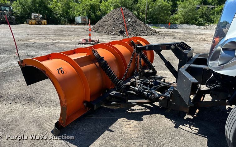 image for item EJ6868 2015 International  7300 dump truck