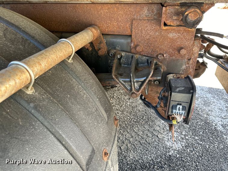 image for item EJ6868 2015 International  7300 dump truck