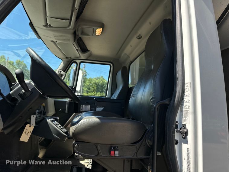 image for item EJ6868 2015 International  7300 dump truck