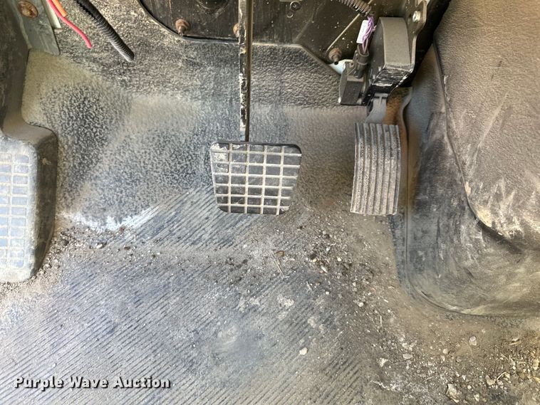 image for item EJ6868 2015 International  7300 dump truck