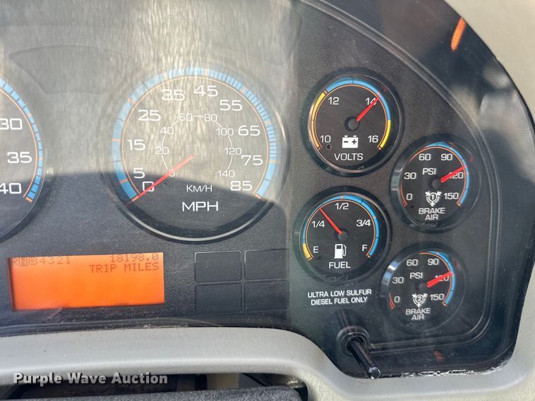 image for item EJ6868 2015 International  7300 dump truck