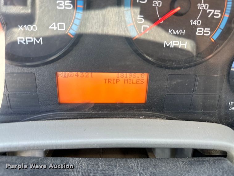 image for item EJ6868 2015 International  7300 dump truck