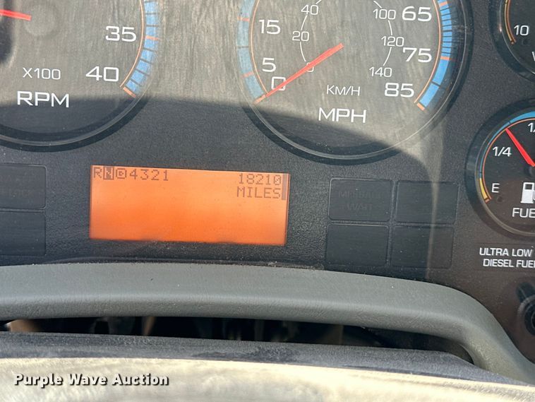 image for item EJ6868 2015 International  7300 dump truck