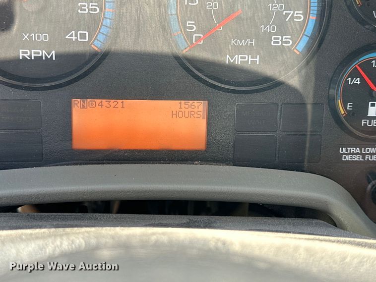 image for item EJ6868 2015 International  7300 dump truck