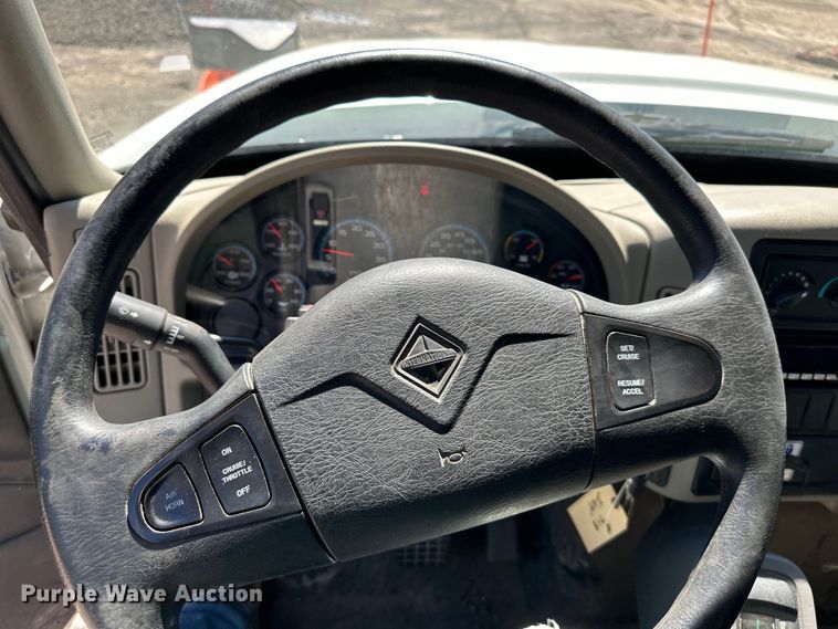 image for item EJ6868 2015 International  7300 dump truck