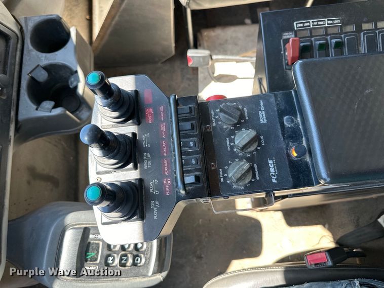 image for item EJ6868 2015 International  7300 dump truck