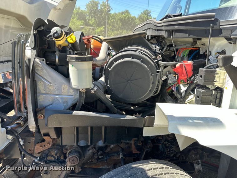 image for item EJ6868 2015 International  7300 dump truck