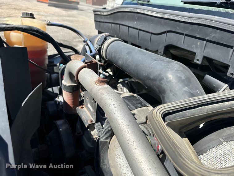 image for item EJ6868 2015 International  7300 dump truck