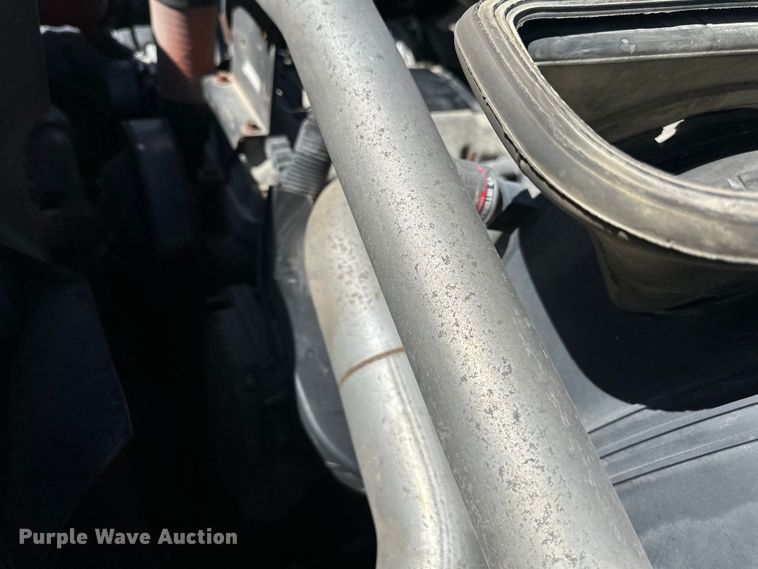 image for item EJ6868 2015 International  7300 dump truck