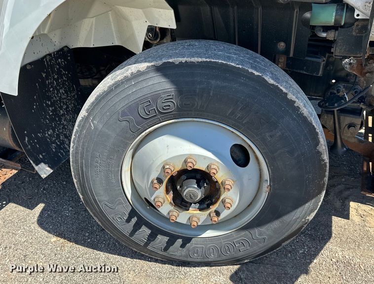 image for item EJ6868 2015 International  7300 dump truck