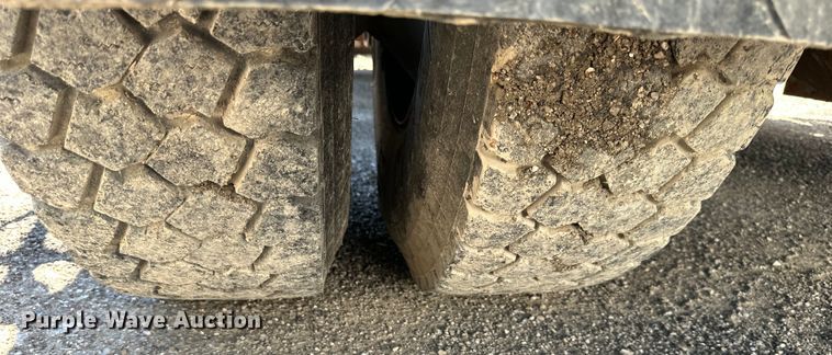 image for item EJ6868 2015 International  7300 dump truck