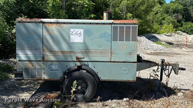 image for item EJ6869 Gardner Denver  air compressor