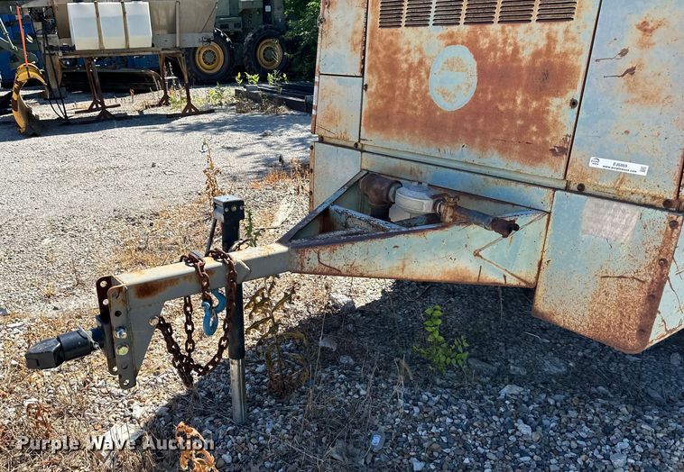 image for item EJ6869 Gardner Denver  air compressor