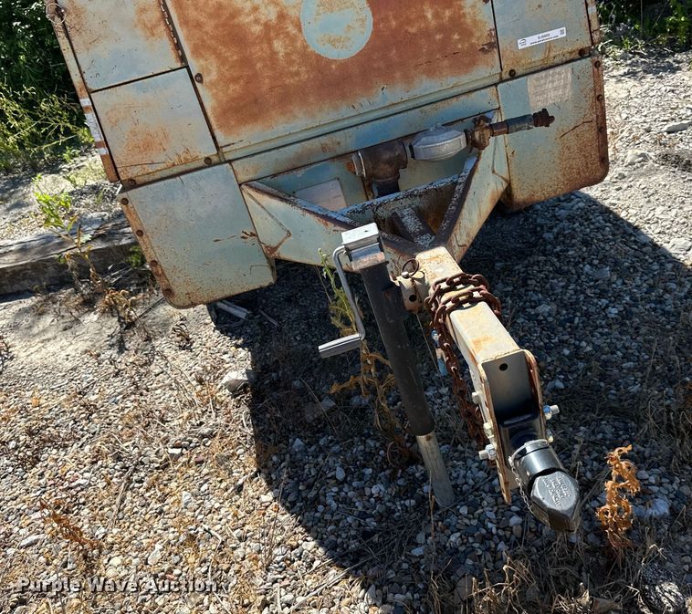 image for item EJ6869 Gardner Denver  air compressor