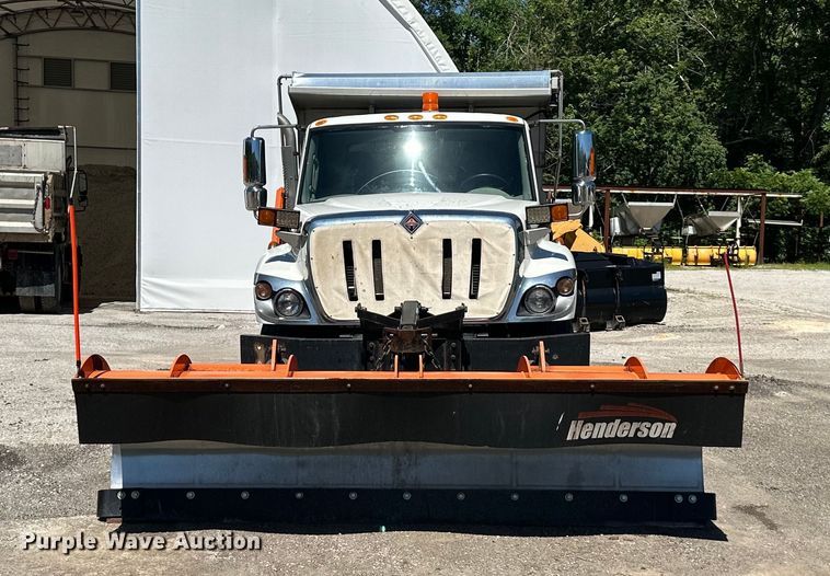 image for item EJ6870 2014 International  7300 dump truck