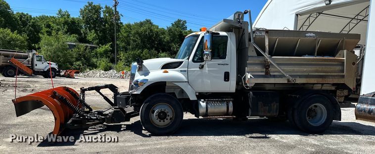 image for item EJ6870 2014 International  7300 dump truck