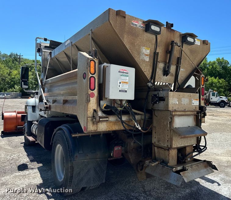 image for item EJ6870 2014 International  7300 dump truck