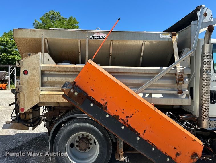 image for item EJ6870 2014 International  7300 dump truck