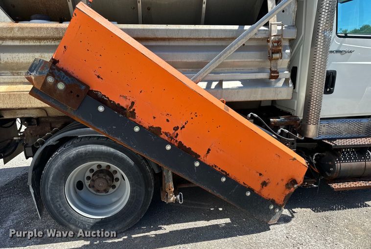 image for item EJ6870 2014 International  7300 dump truck