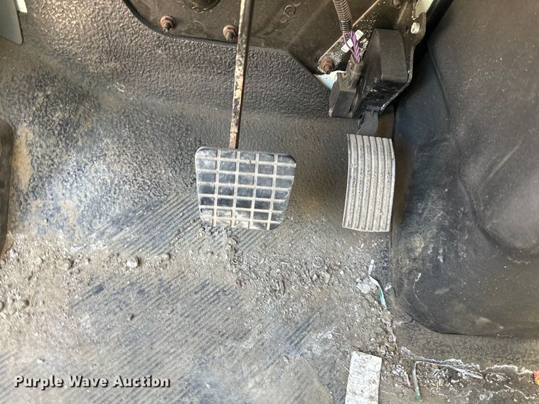 image for item EJ6870 2014 International  7300 dump truck