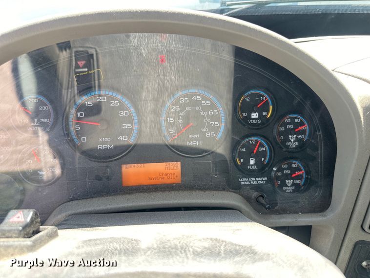 image for item EJ6870 2014 International  7300 dump truck