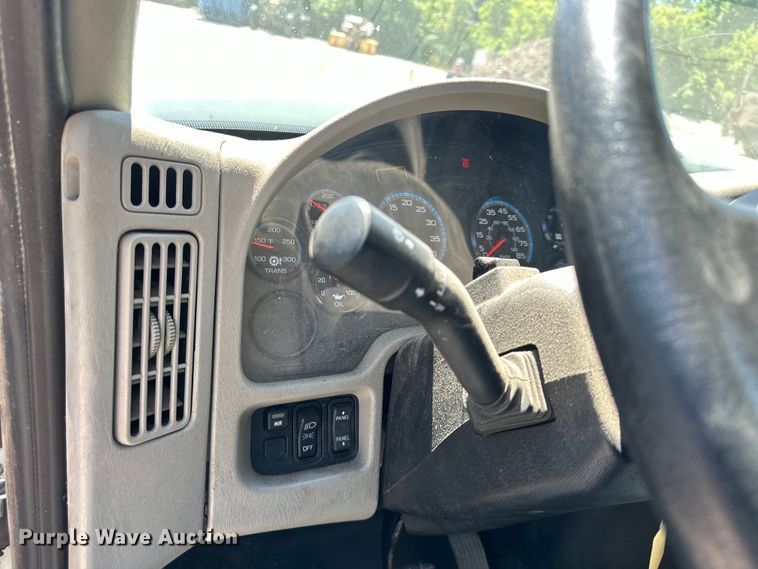 image for item EJ6870 2014 International  7300 dump truck