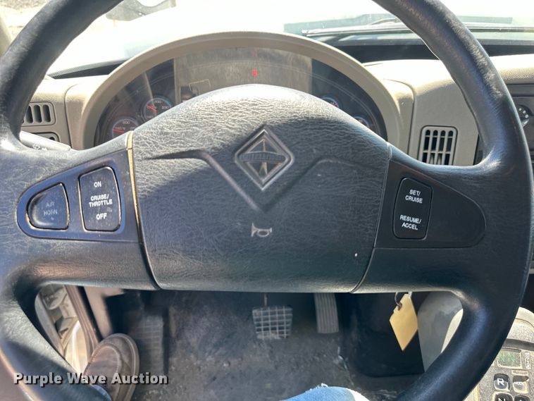 image for item EJ6870 2014 International  7300 dump truck