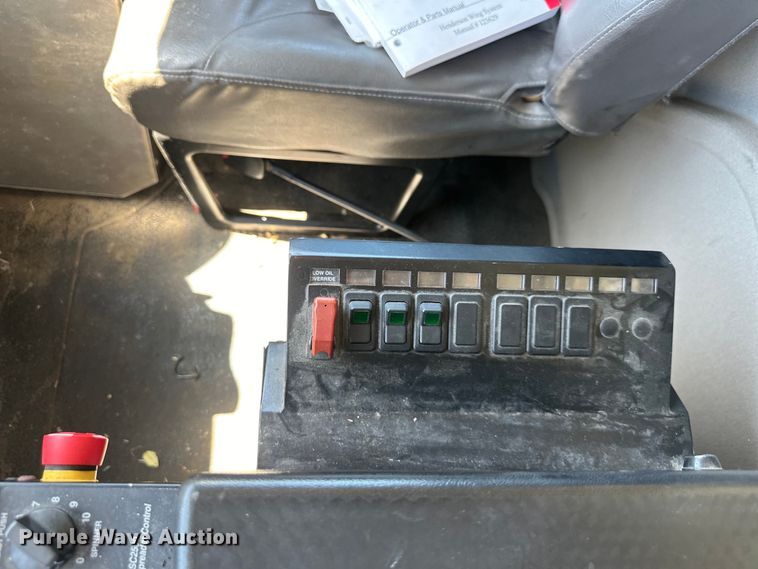 image for item EJ6870 2014 International  7300 dump truck