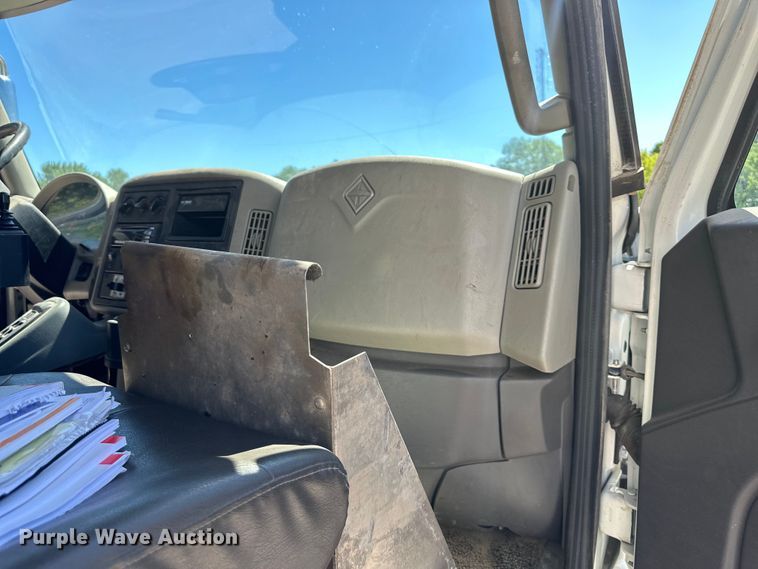 image for item EJ6870 2014 International  7300 dump truck