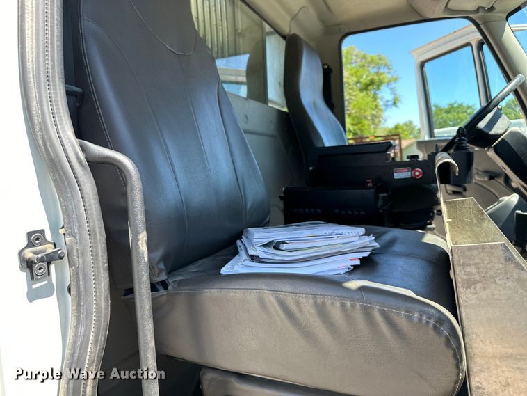 image for item EJ6870 2014 International  7300 dump truck