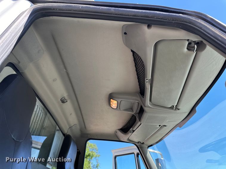 image for item EJ6870 2014 International  7300 dump truck